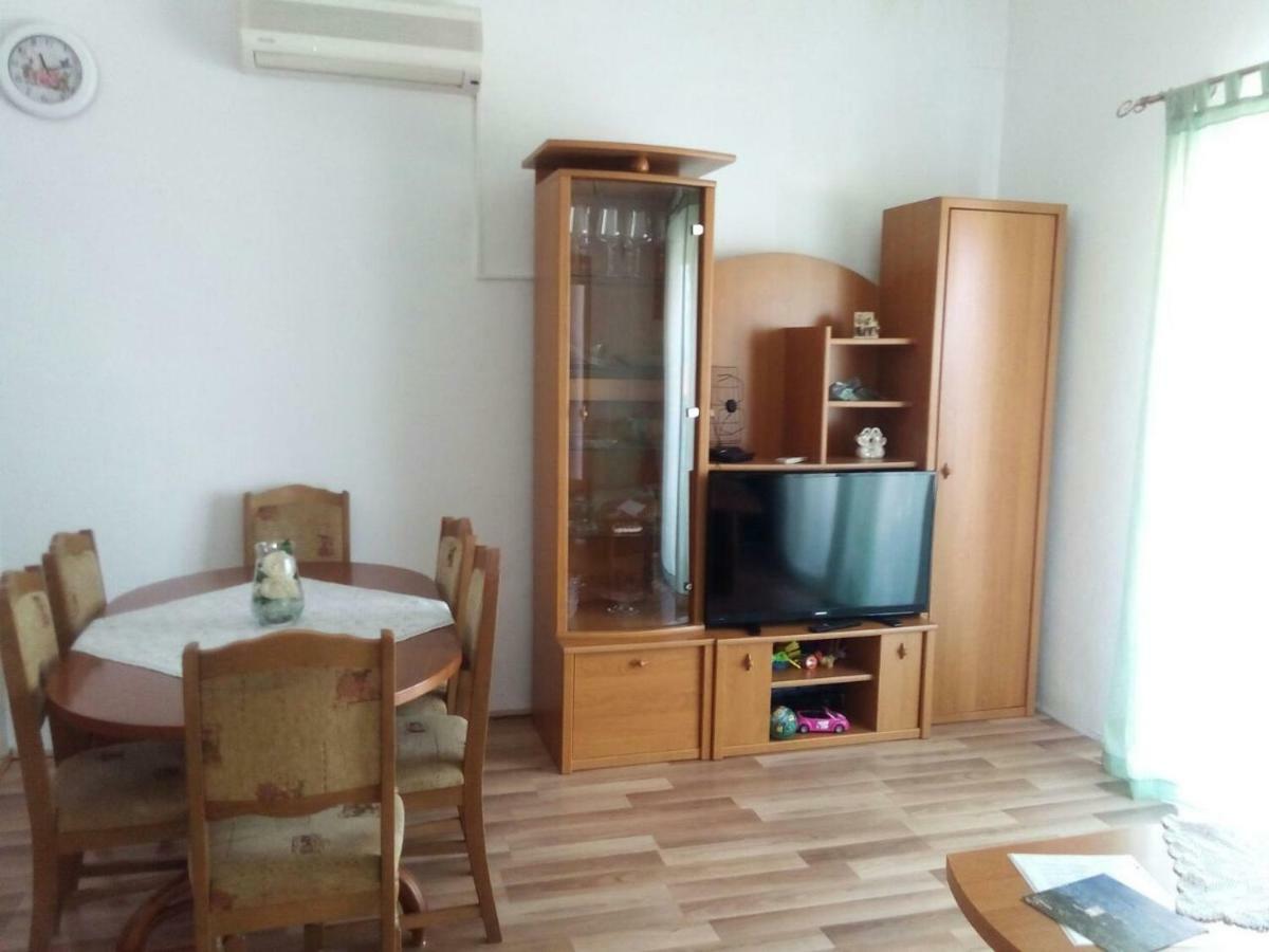 Apartment Zoki 1 セニ エクステリア 写真